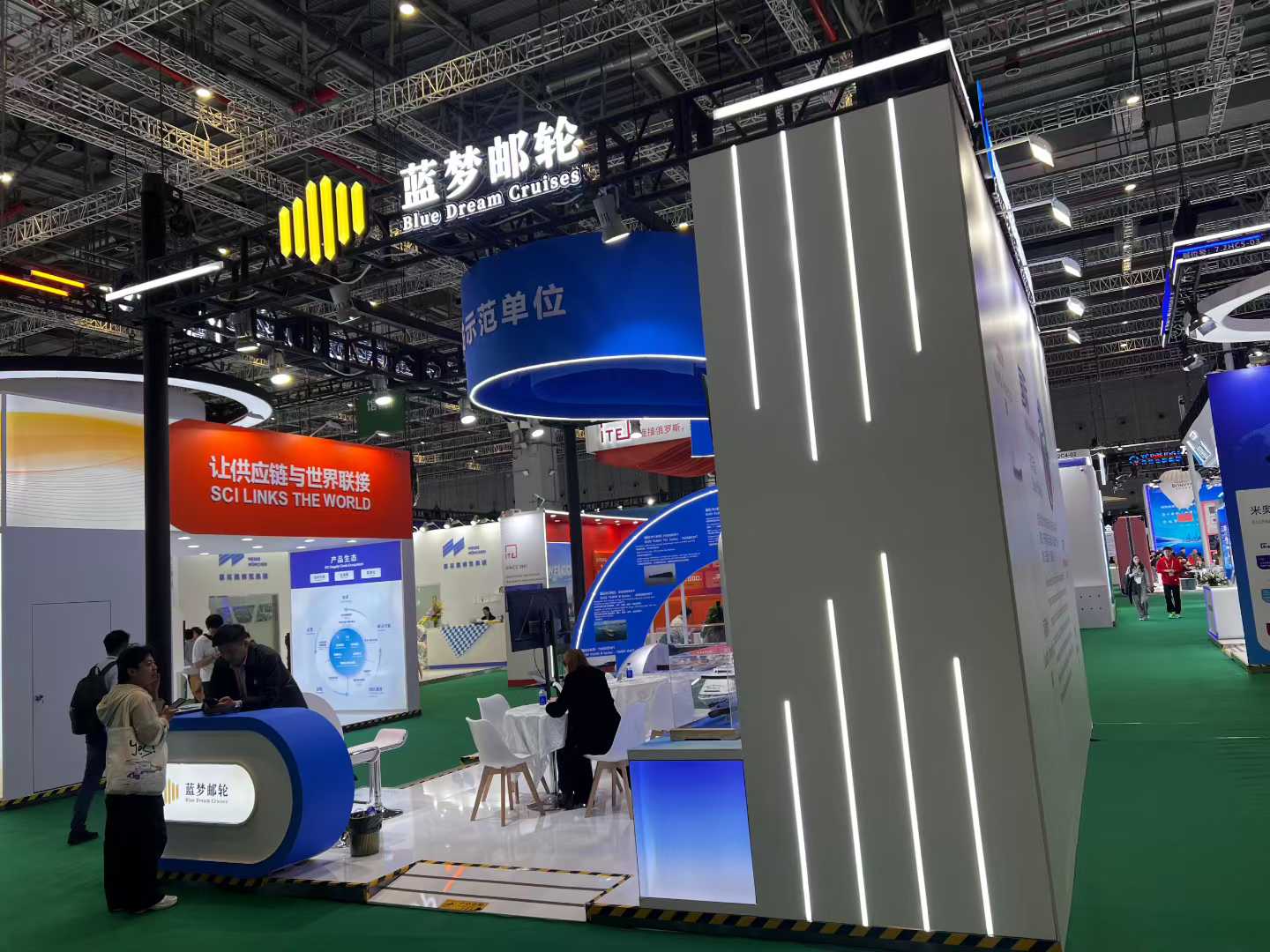 順動進博會雙展館亮相